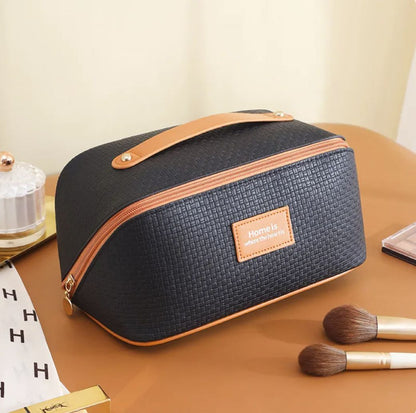 Nomad Beauty - La Trousse Chic des Femmes en Mouvement