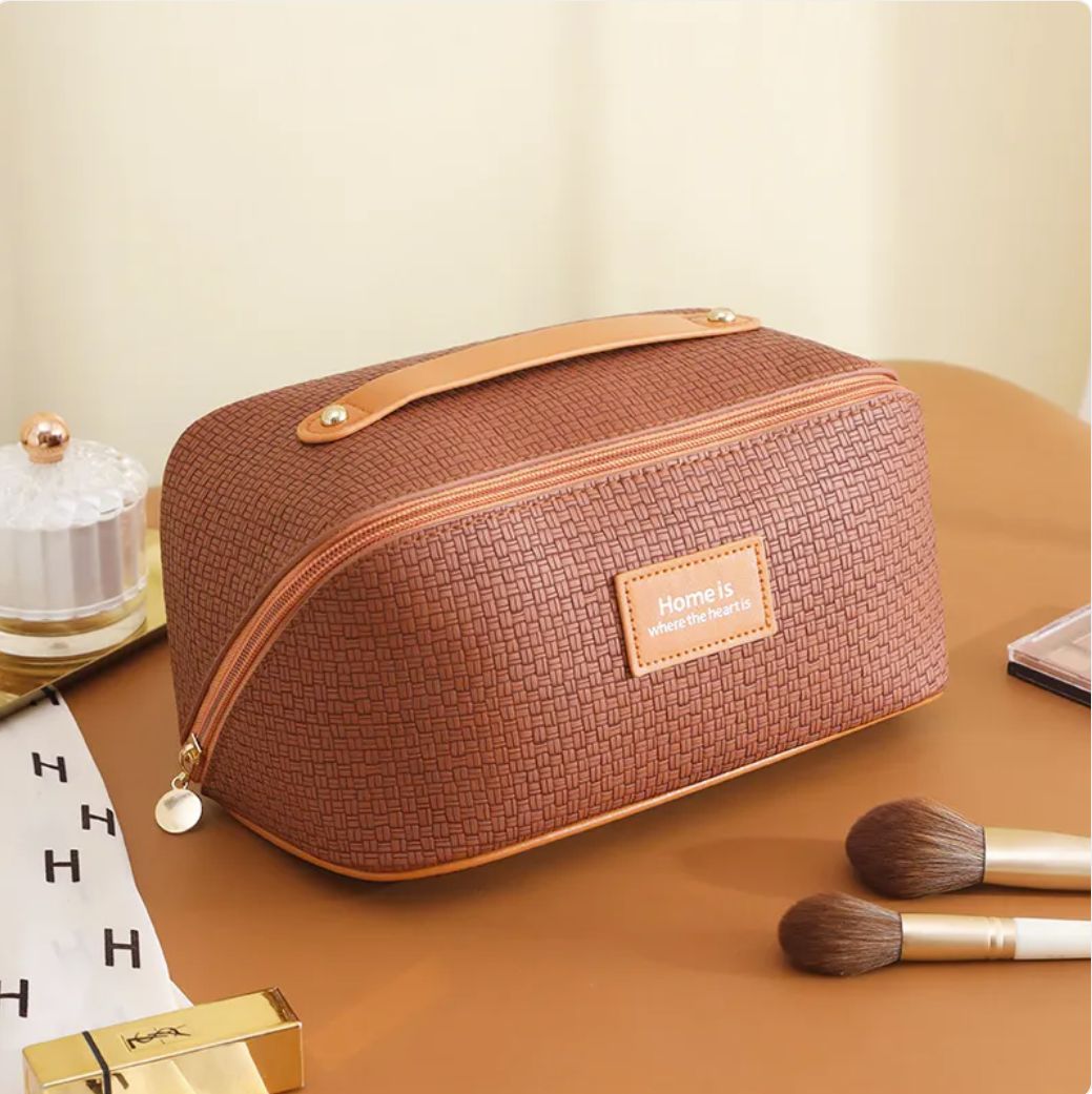 Nomad Beauty - La Trousse Chic des Femmes en Mouvement