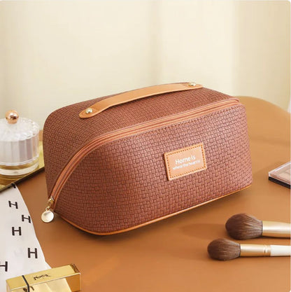 Nomad Beauty - La Trousse Chic des Femmes en Mouvement