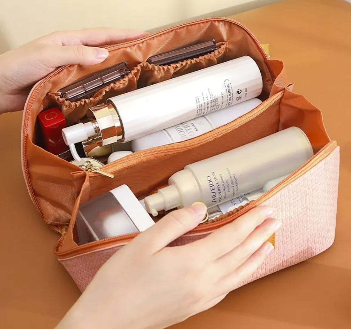 Nomad Beauty - La Trousse Chic des Femmes en Mouvement