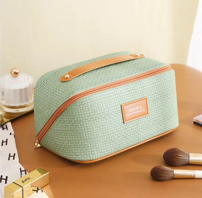 Nomad Beauty - La Trousse Chic des Femmes en Mouvement