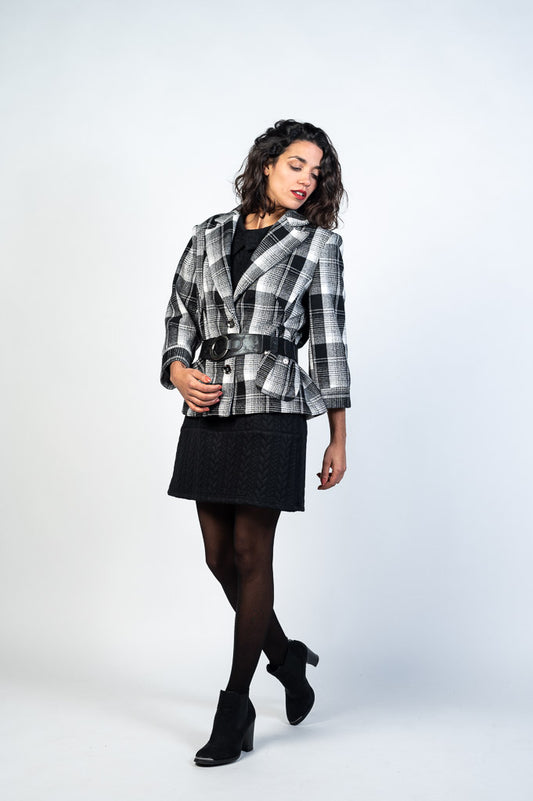 Le Blazer “Globe Élégance” – L’Esprit Seventies au Féminin